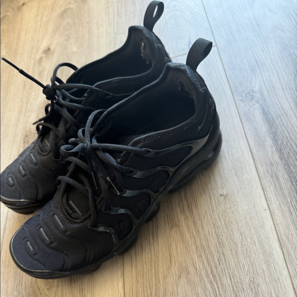 Nike black vapormax 6.5/10 no box size 10.5
